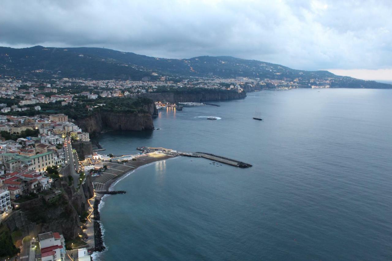 Casa Derosa In Sorrento Centro Daire Dış mekan fotoğraf